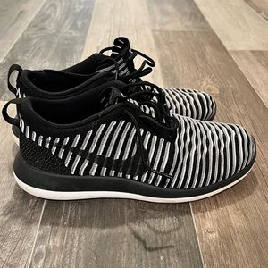 Nike Flyknit Athletic Shoes